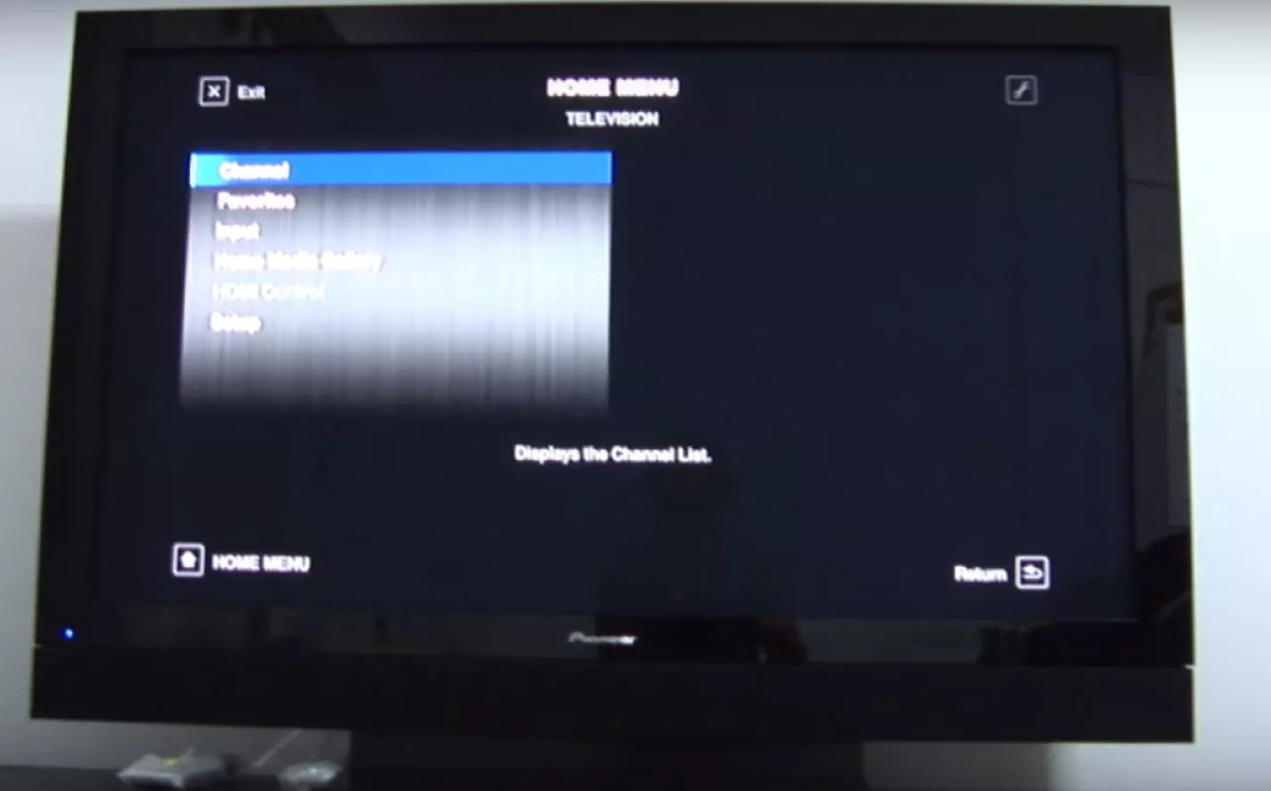 Pioneer Kuro PDP-LX5090 Home Menu with the Channel option selected